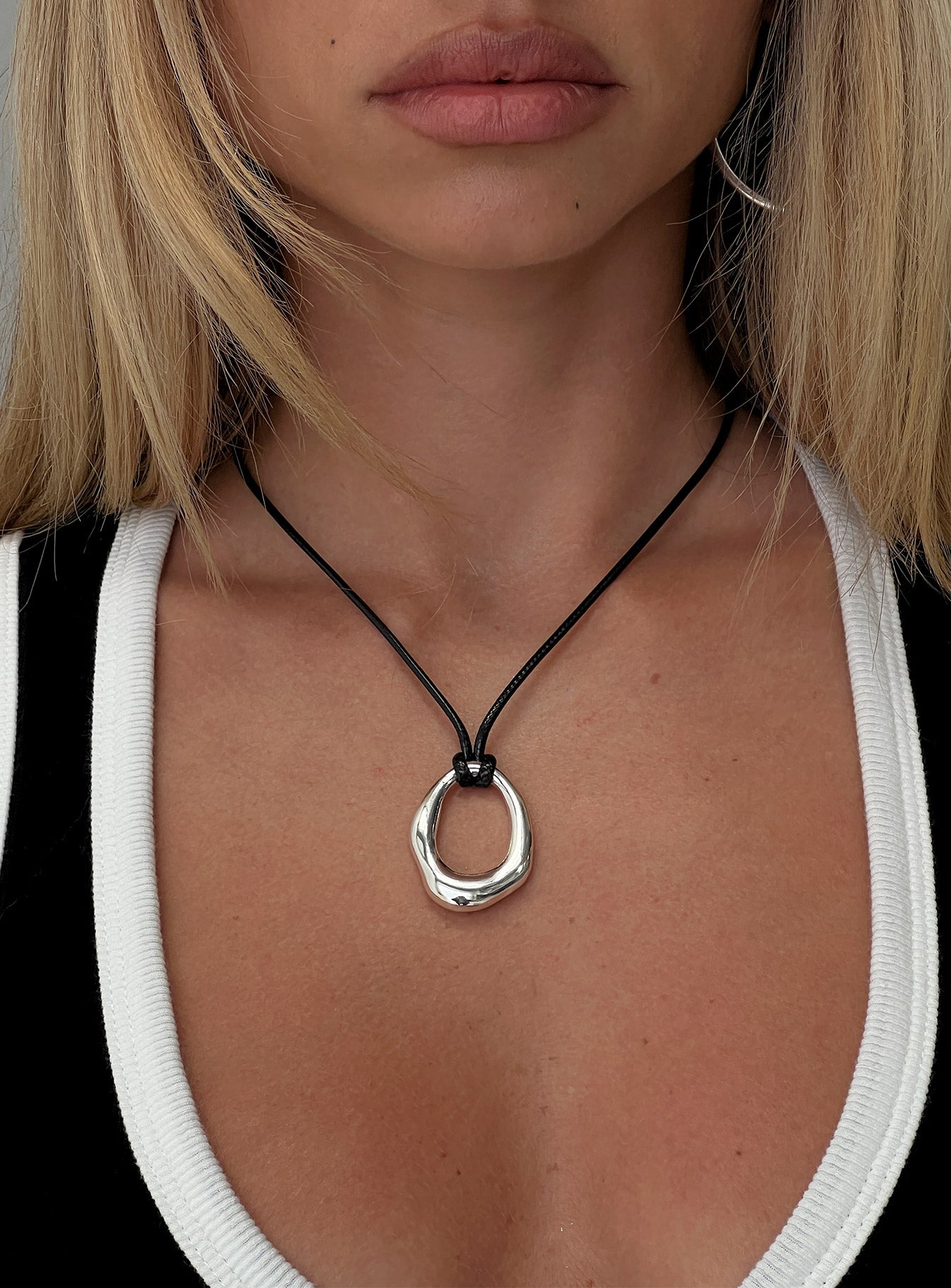 Star Quality Pendant Necklace Black  Silver