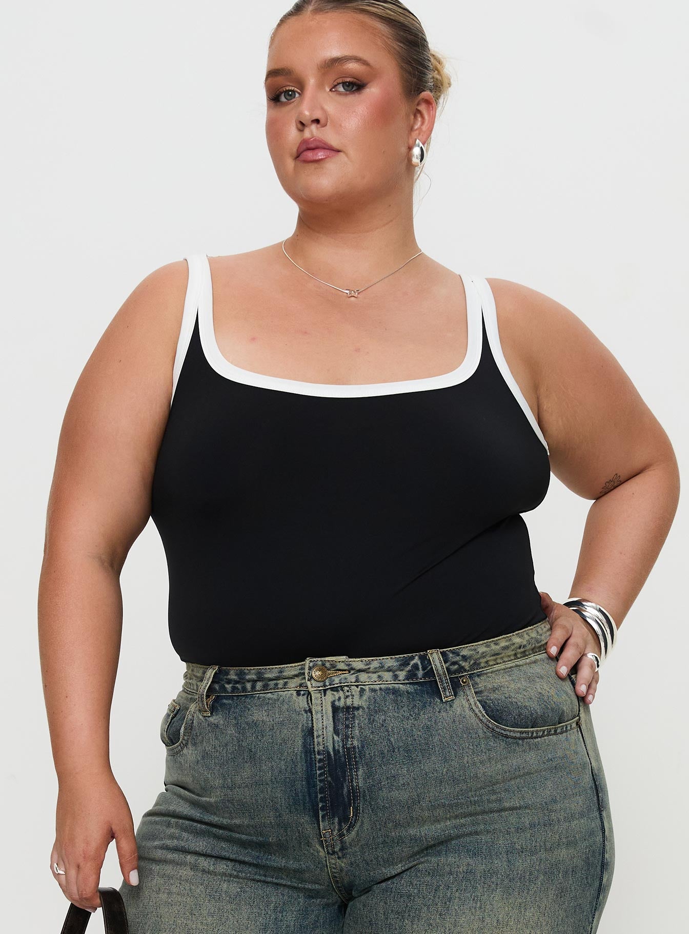 Astrea Bodysuit Black White Curve - Image 2