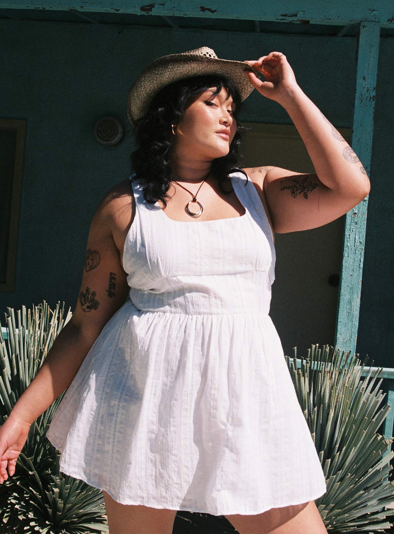 Lorinda Mini Dress White Curve - Image 9