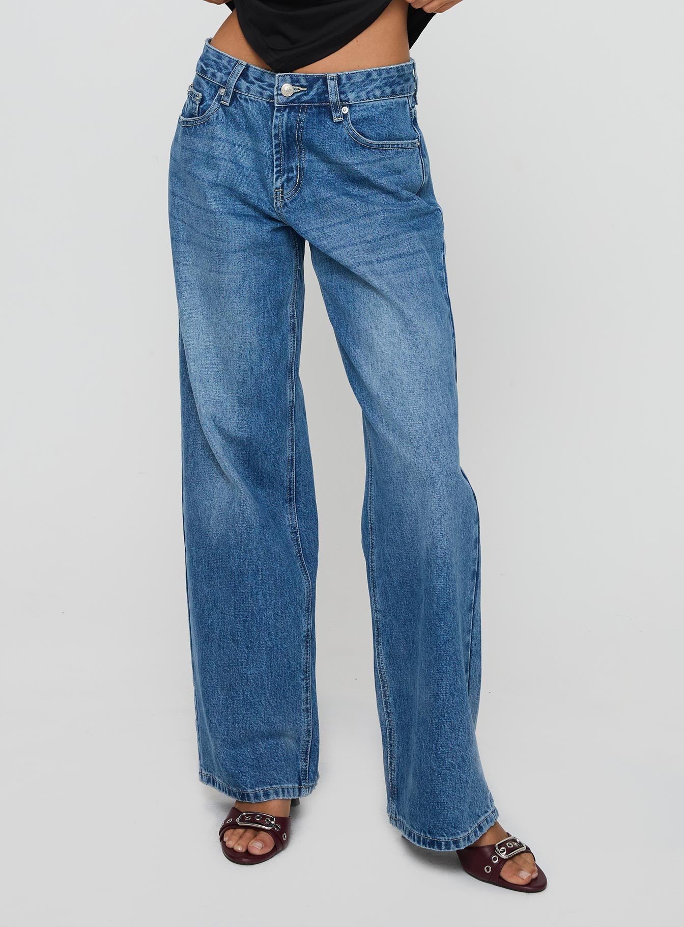 Serenitia Mid Rise Relaxed Jeans Mid Blue Wash Petite - Image 2