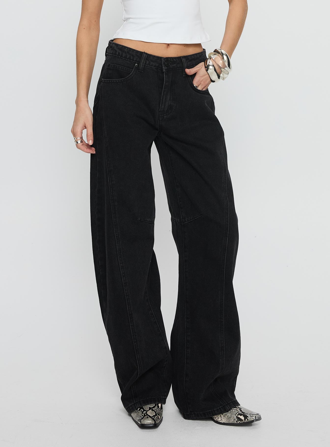Lost Track Mid Rise Barrel Leg Jeans Washed Black - Image 2