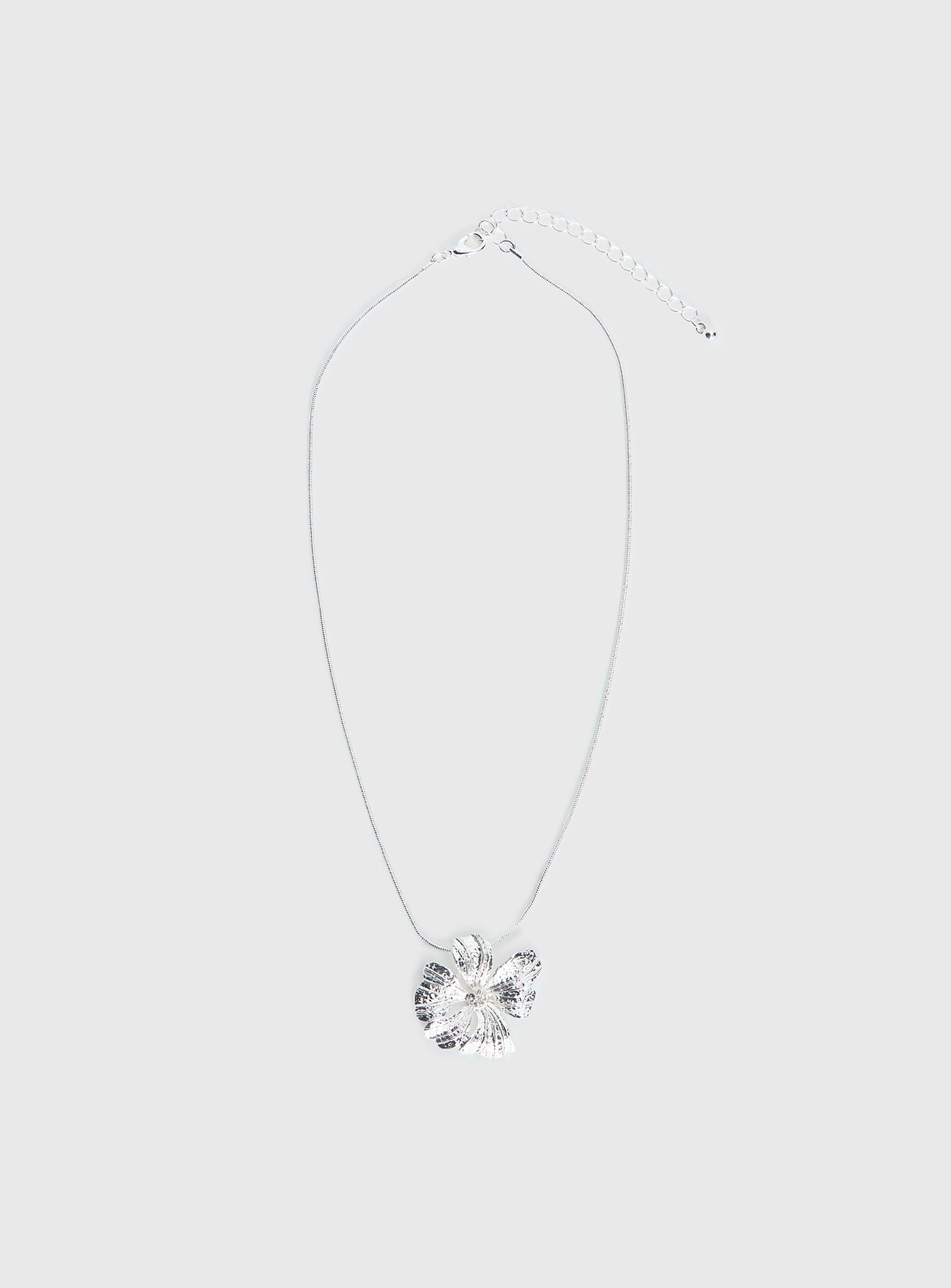 Wish Me Luck Flower Pendant Necklace Silver - Image 2