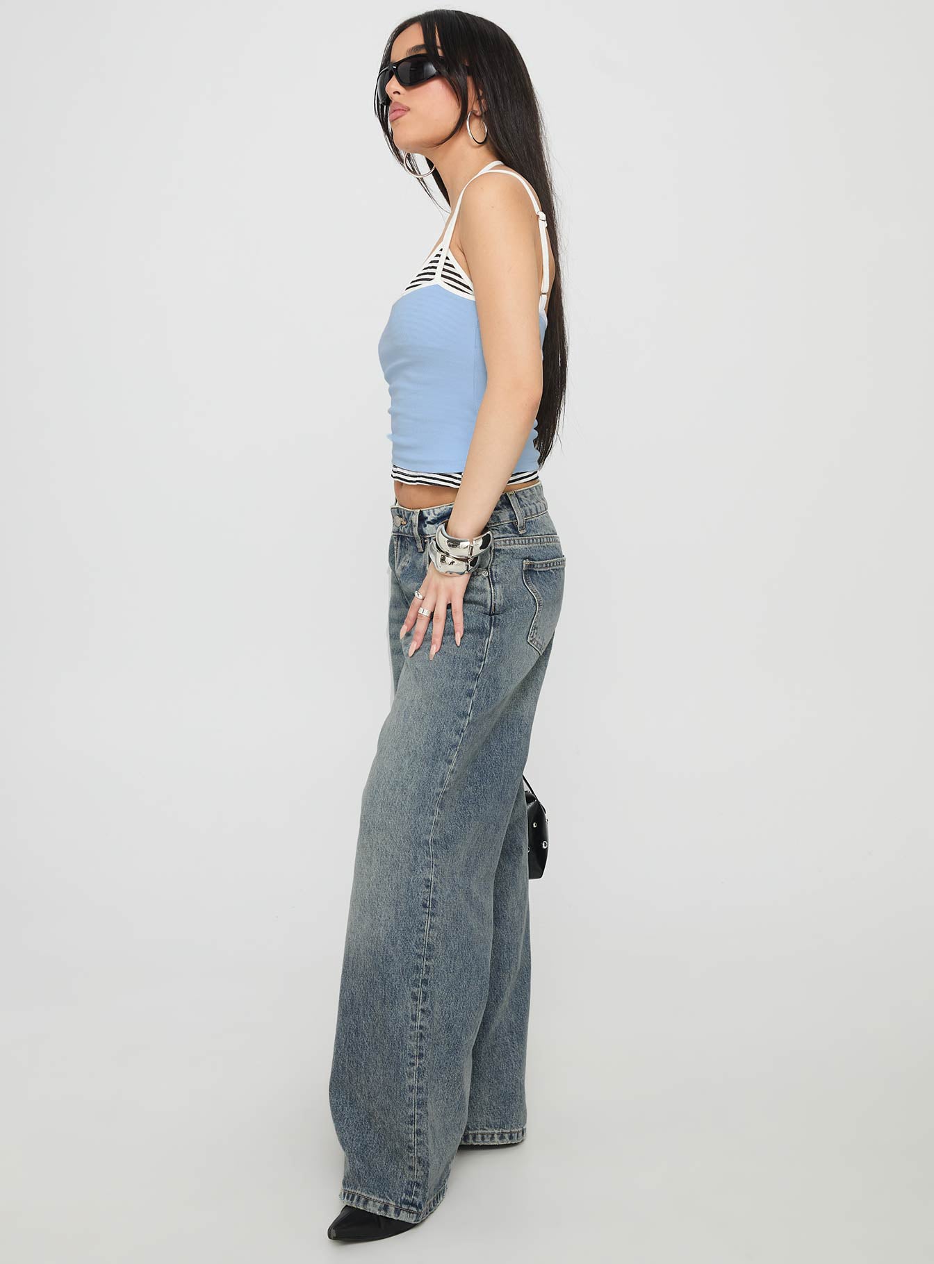 Zaralyn Low Rise Wide Leg Jeans Mid Blue Wash - Image 4
