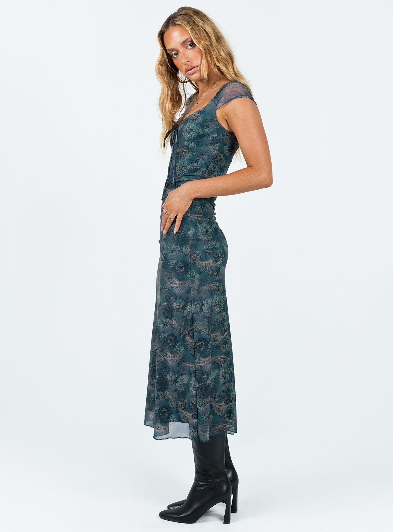 Motel Lunama Dress Tonal Blue Paisley - Image 4