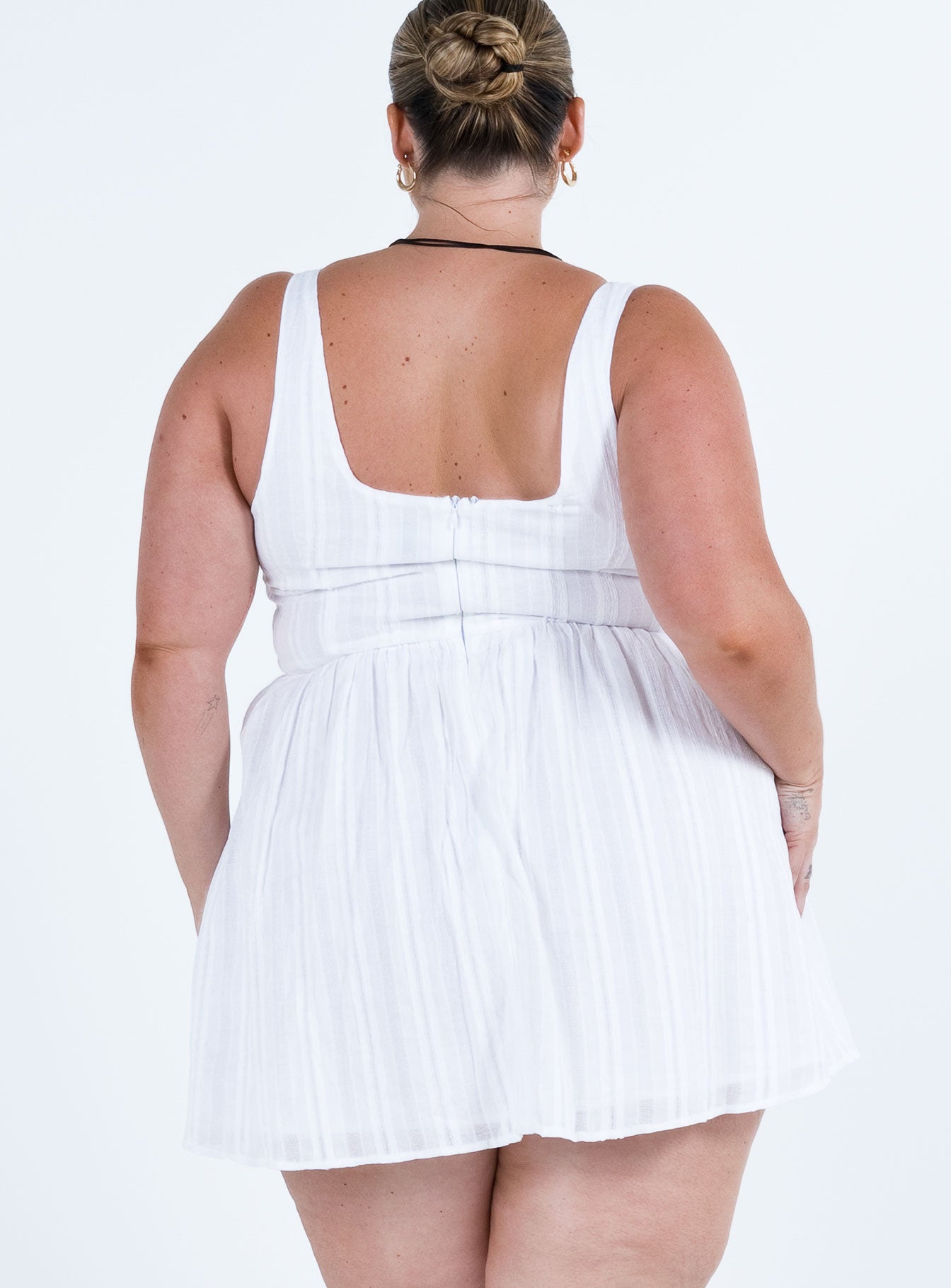 Lorinda Mini Dress White Curve - Image 5