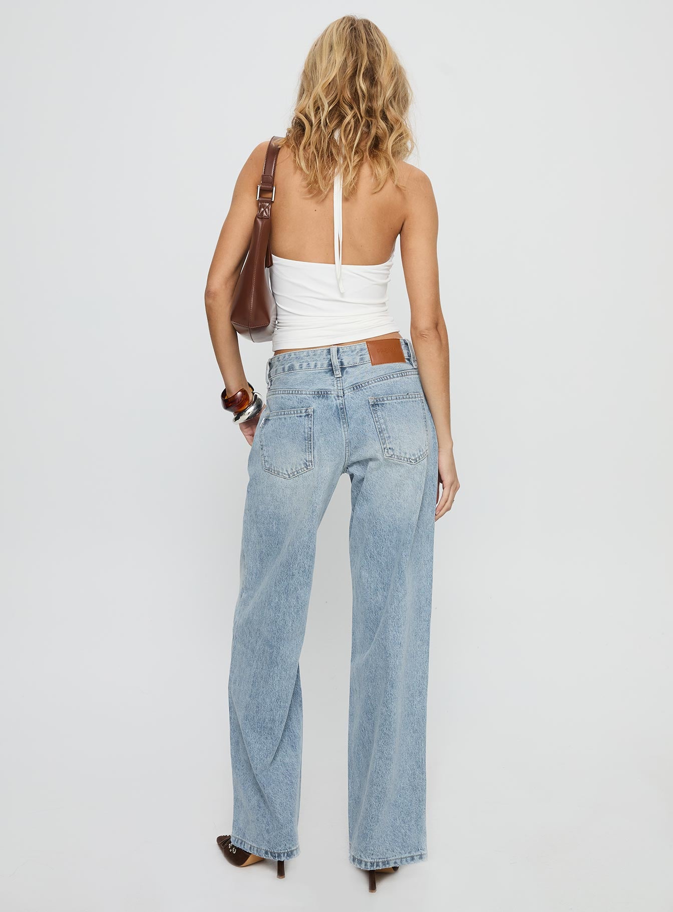 Serenitia Mid Rise Relaxed Jeans Light Wash Petite - Image 5