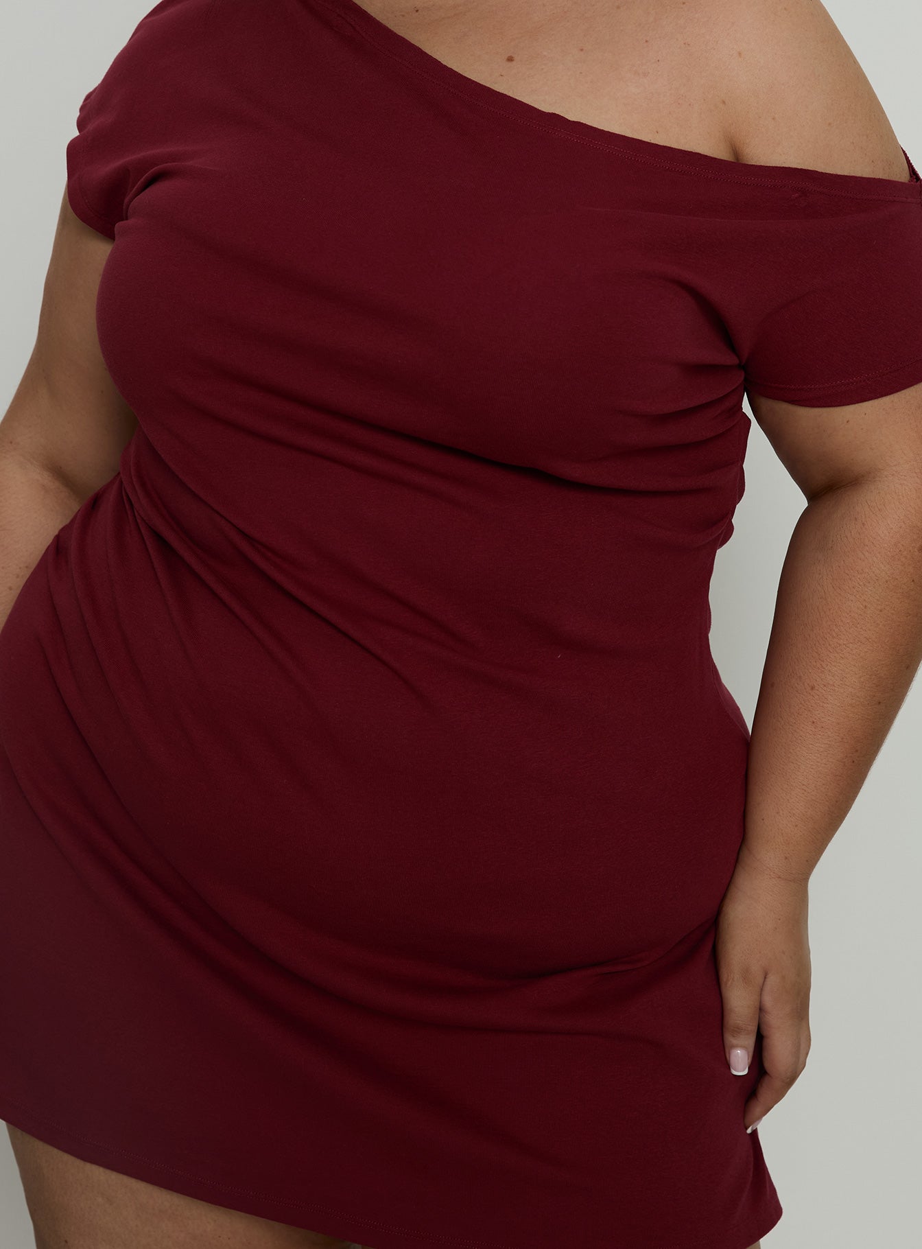 Prestige One Shoulder Mini Dress Burgundy Curve - Image 6