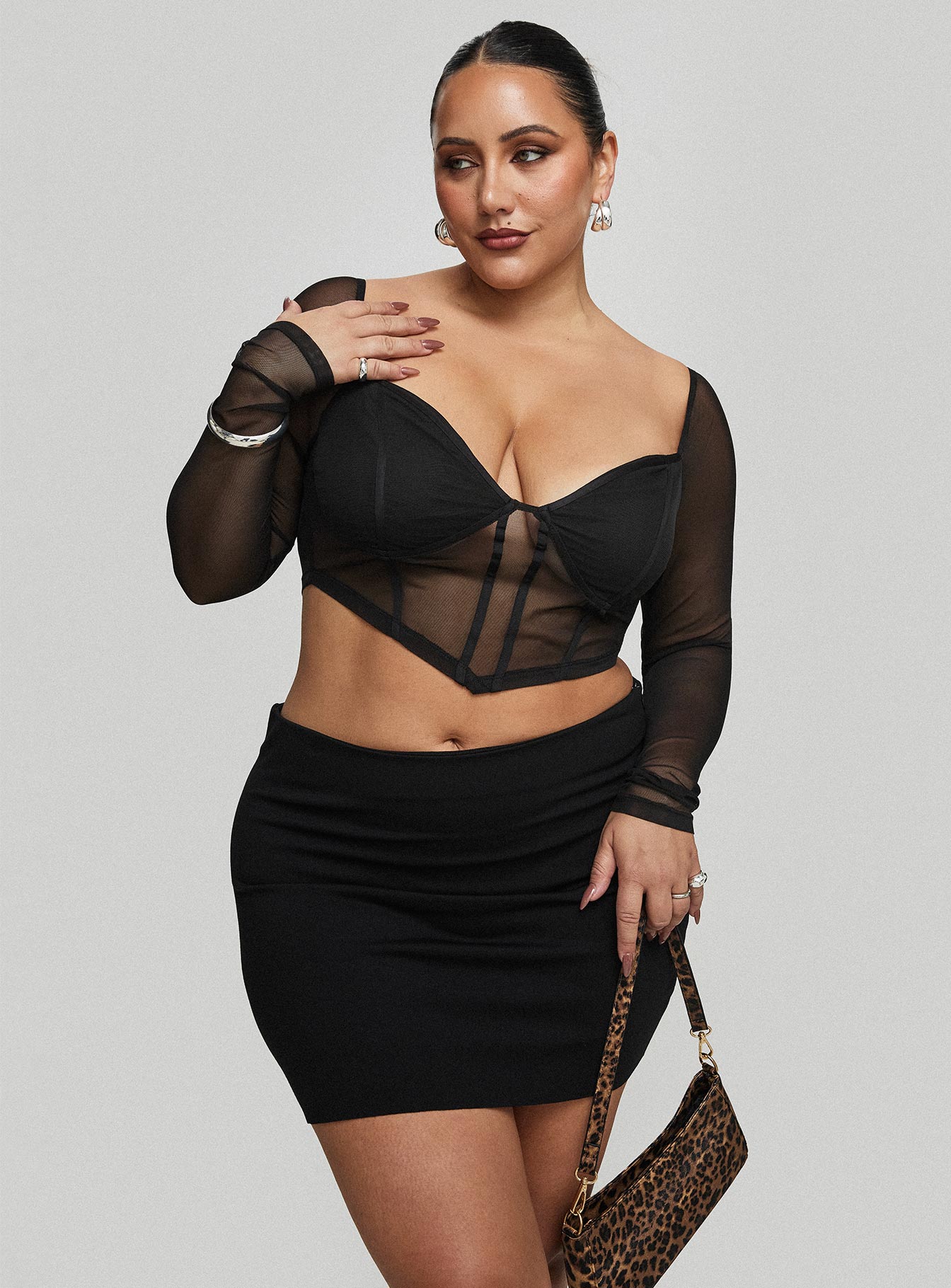 Karley Low Waist Mini Skirt Black Curve - Image 9
